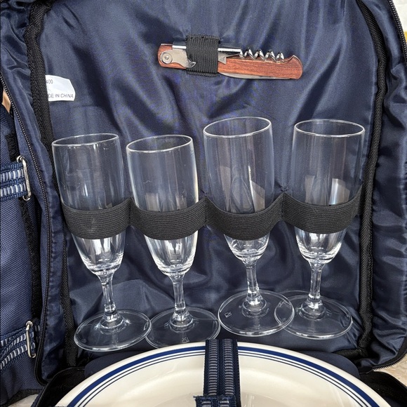 NWOT Picnic Backpack - Picture 6 of 12